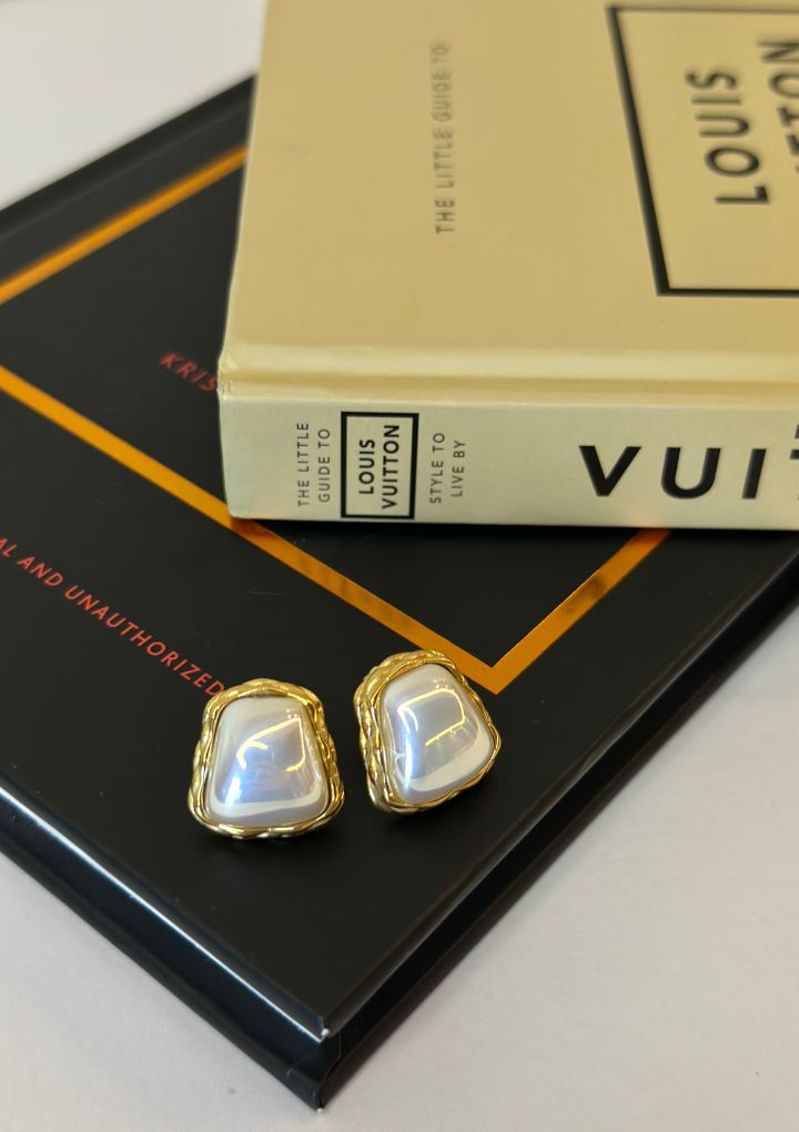Oak Studs